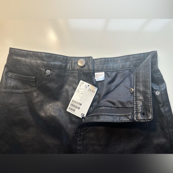 H&M Faux Leather Mini Skirt - Picture 2 of 6